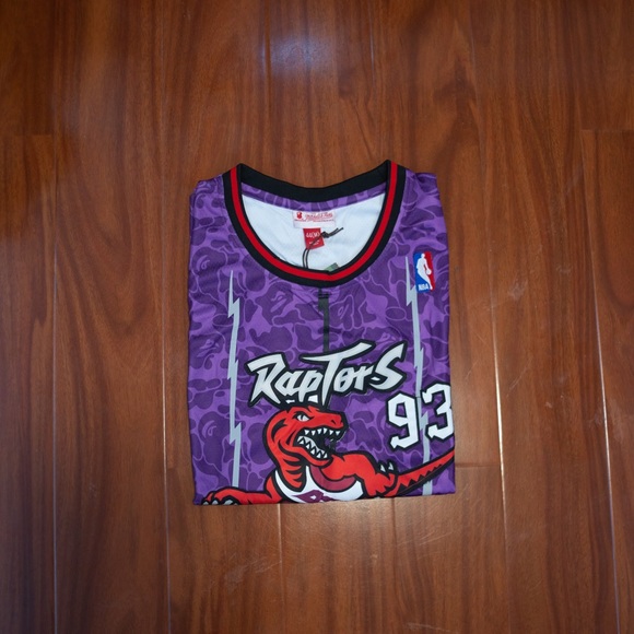 BAPE x Mitchell & Ness Raptors Camo Basketball - Picture 2 of 5